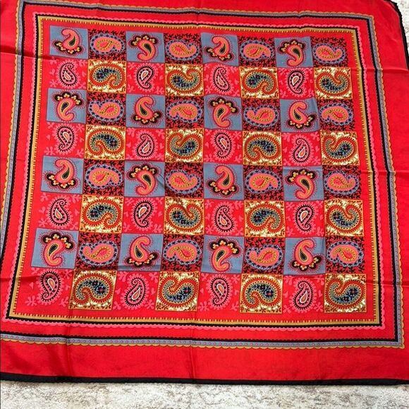 Vibrant silk Paisley Red Scarf - Picture 1 of 7